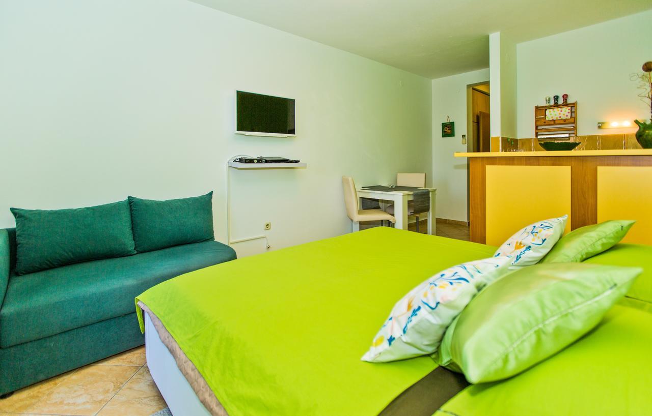 Apartments And Rooms Art Deco Pape ฮวาร์ ภายนอก รูปภาพ